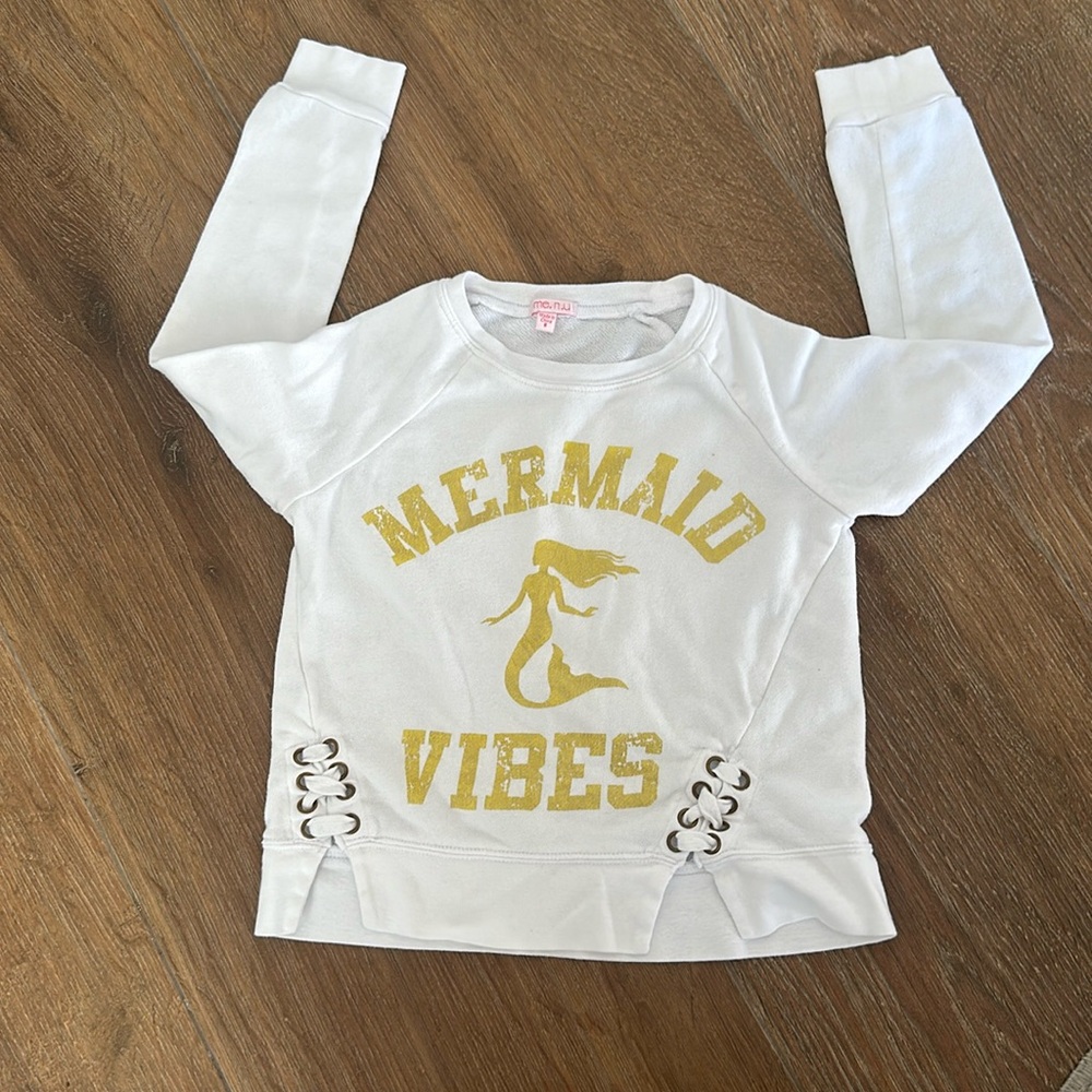 Me. N.u. Girls sweatshirt. Size 8.